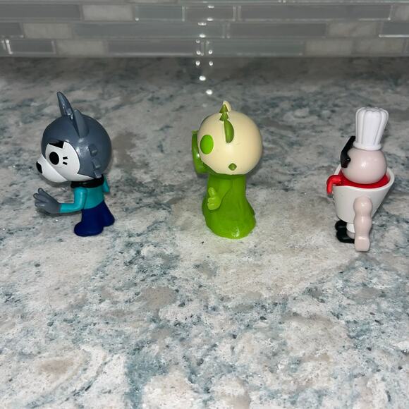 Roblox Green Piggy Frostiggy Chef Basket And Piggy Willow Action Figures - Picture 2 of 4